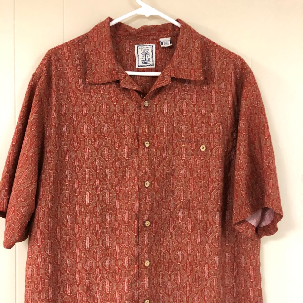 Roundtree and Yorke Hawaiian 100% Rayon Shirt